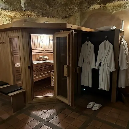 Wellness Hoehlen & Апартаменты Leidersbach